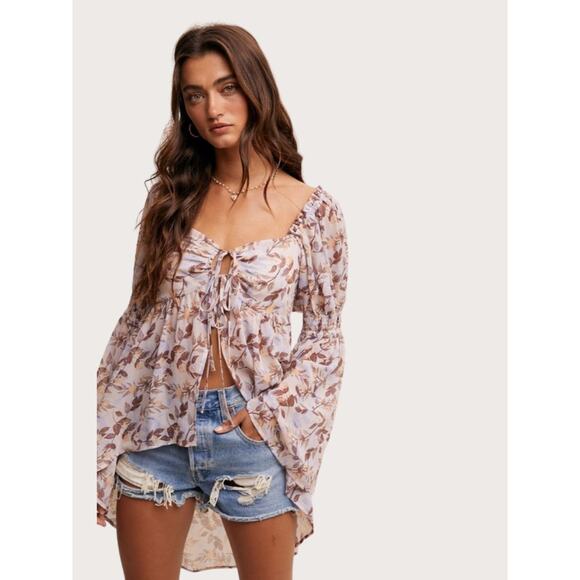 Leaf Print Bell Sleeve Top - Picture 4 of 5